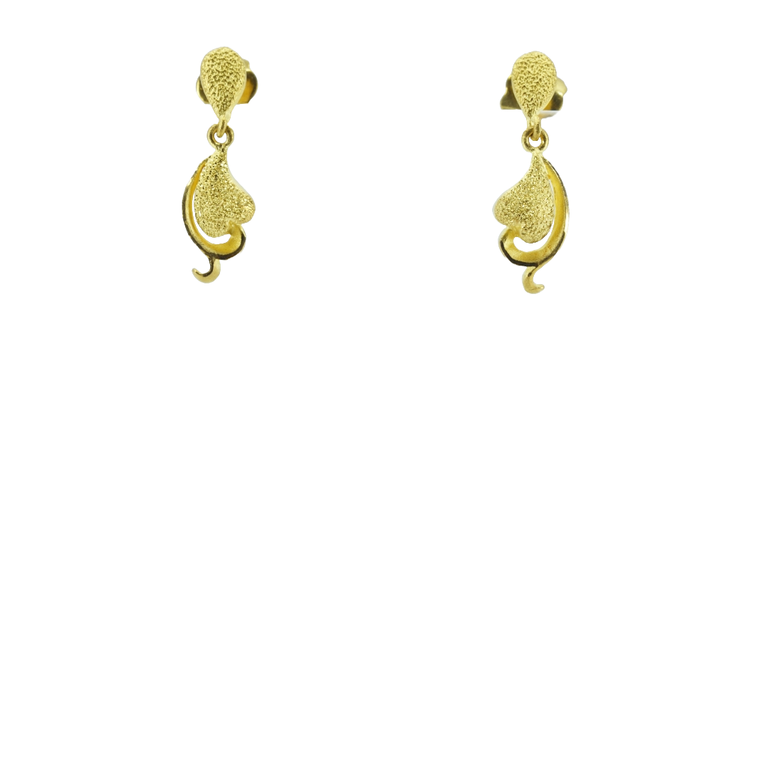 K24 デザインピアス