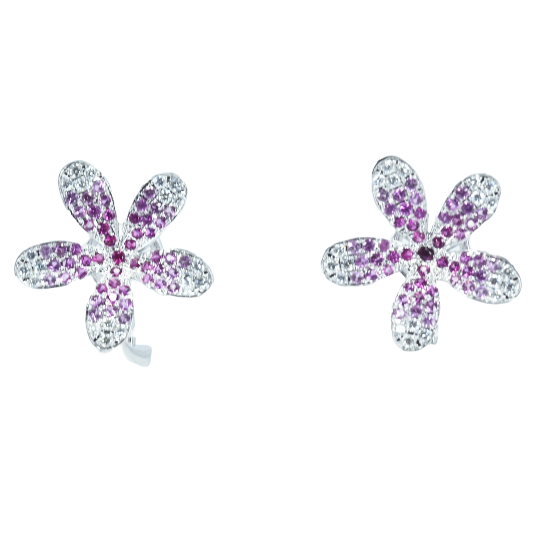 K18WG フラワーモチーフダイヤモンドピアス